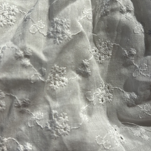 White lace flower halter top - Picture 2 of 5